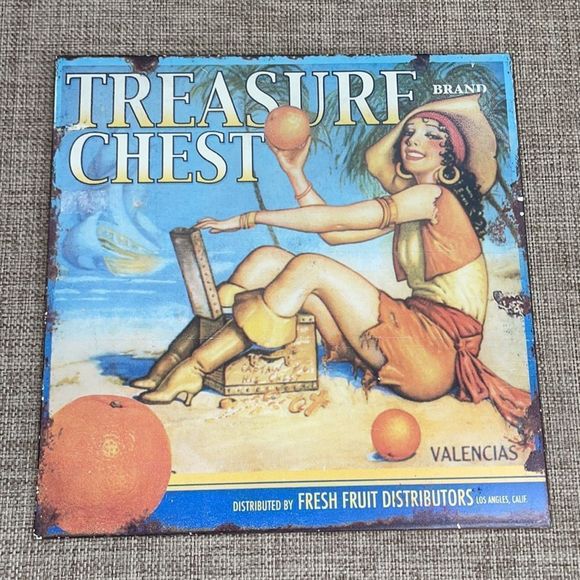 TREASURE CHEST LABEL VINTAGED METAL SIGN - Picture 3 of 5
